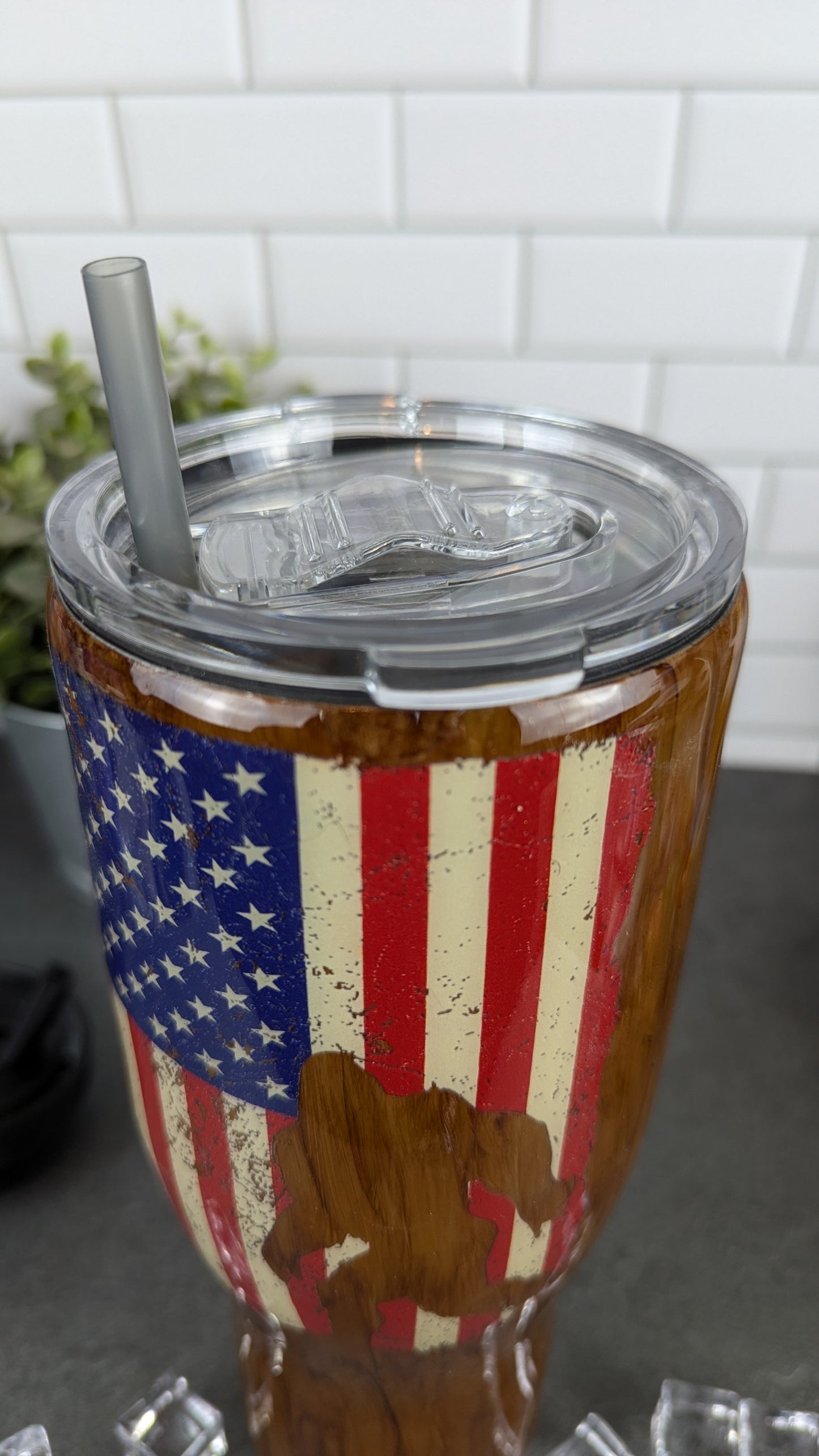 Bigfoot Flag Woodgrain 40 oz Duo Lid Tumbler