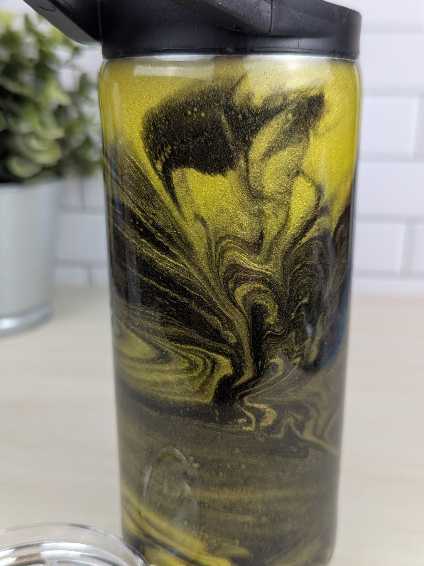 Black & Gold Swirl Dragon 15 oz Duo Lid Tumbler