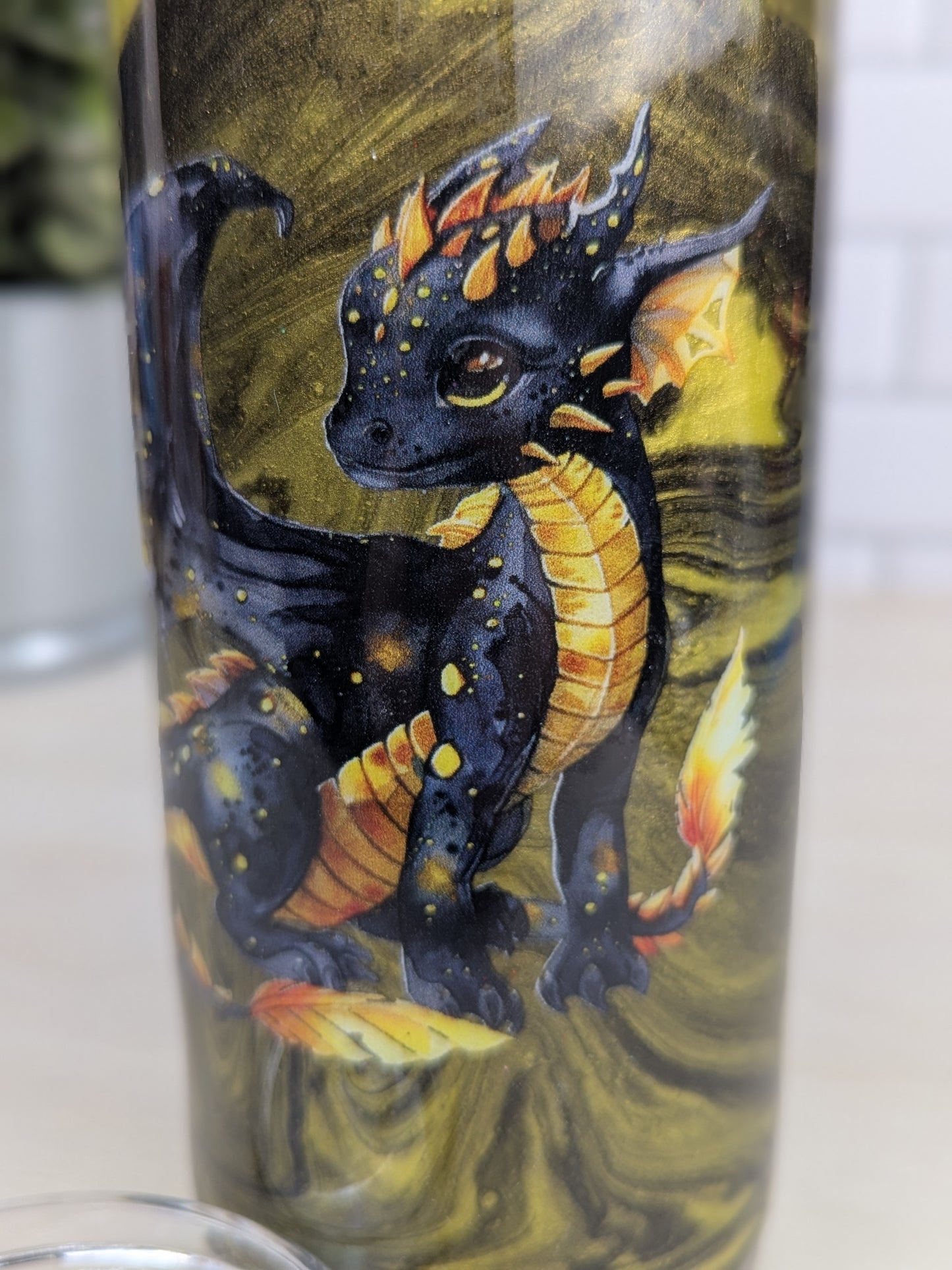 Black & Gold Swirl Dragon 15 oz Duo Lid Tumbler