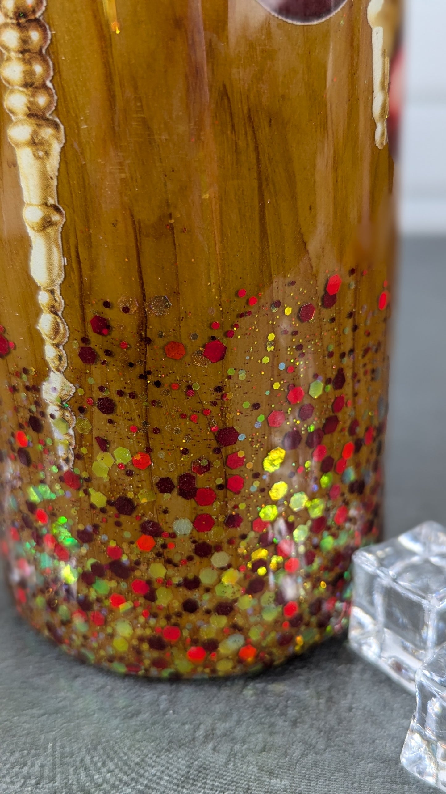 Christmas Garland & Ornament Woodgrain 20 oz Tumbler