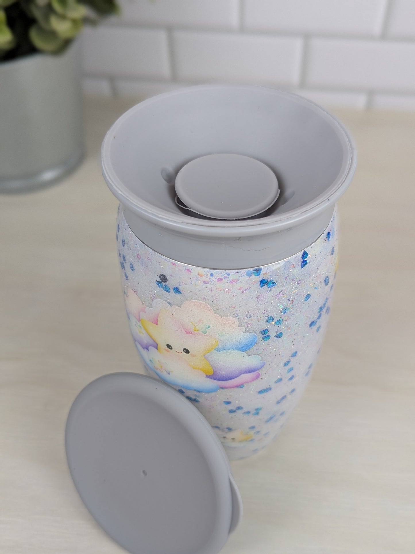 Twinkly Star White Glitter 12 oz All Around Sippy Cup